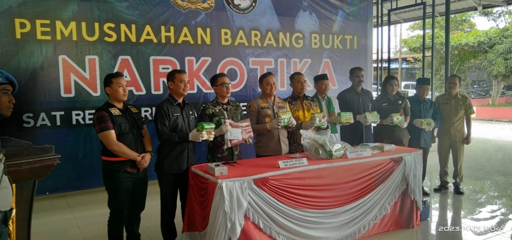 Polresta Deli Sedang Musnahkan Barang Bukti Sabu, Pil Ektasi Dan Happy Five Polresta Deli Sedang Musnahkan Barang Bukti Sabu, Pil Ektasi Dan Happy Five