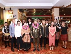 Sultan Paser XVIII Hadiri Ulang Tahun ke-20 Xinling Lotus Qi Gong Training Centre PTE. LTD