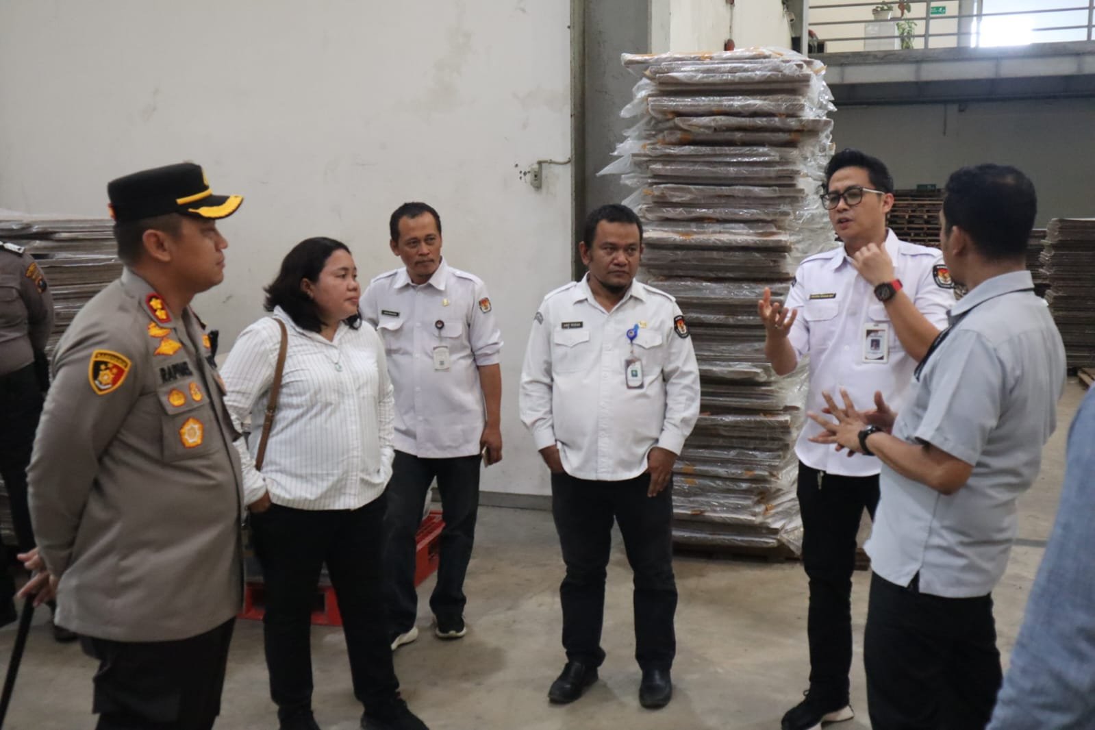 Kapolresta Deli Serdang Tinjau Gudang Logistik KPU Deli Serdang Kapolresta Deli Serdang Tinjau Gudang Logistik KPU Deli Serdang