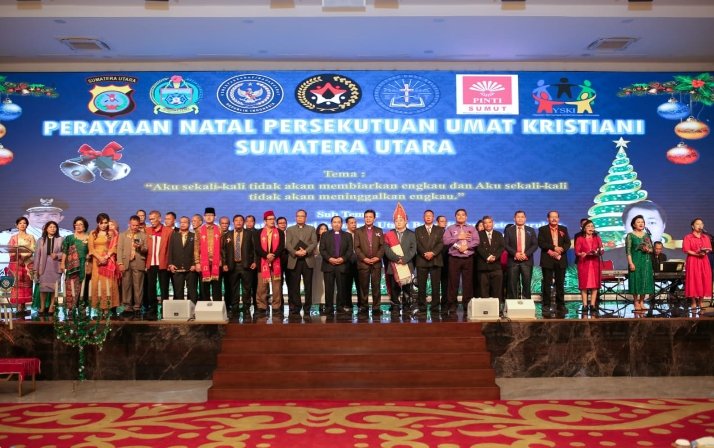 Perayaan Natal Persekutuan Umat Kristiani Sumut 2023 Dihadiri Deputi Kemenko PMK Perayaan Natal Persekutuan Umat Kristiani Sumut 2023 Dihadiri Deputi Kemenko PMK
