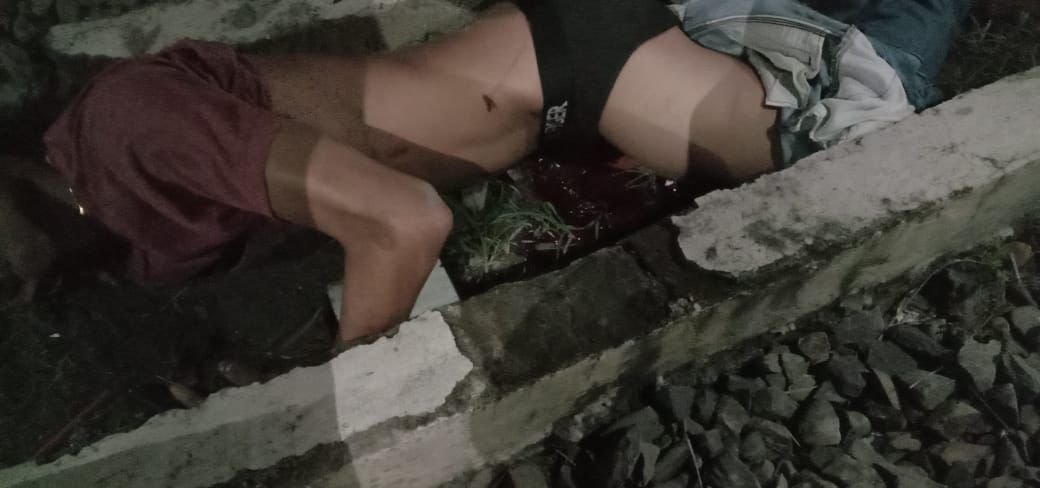 Ditabrak Kereta Api, Pengendara Sepeda Motor Tewas Ditempat Ditabrak Kereta Api, Pengendara Sepeda Motor Tewas Ditempat