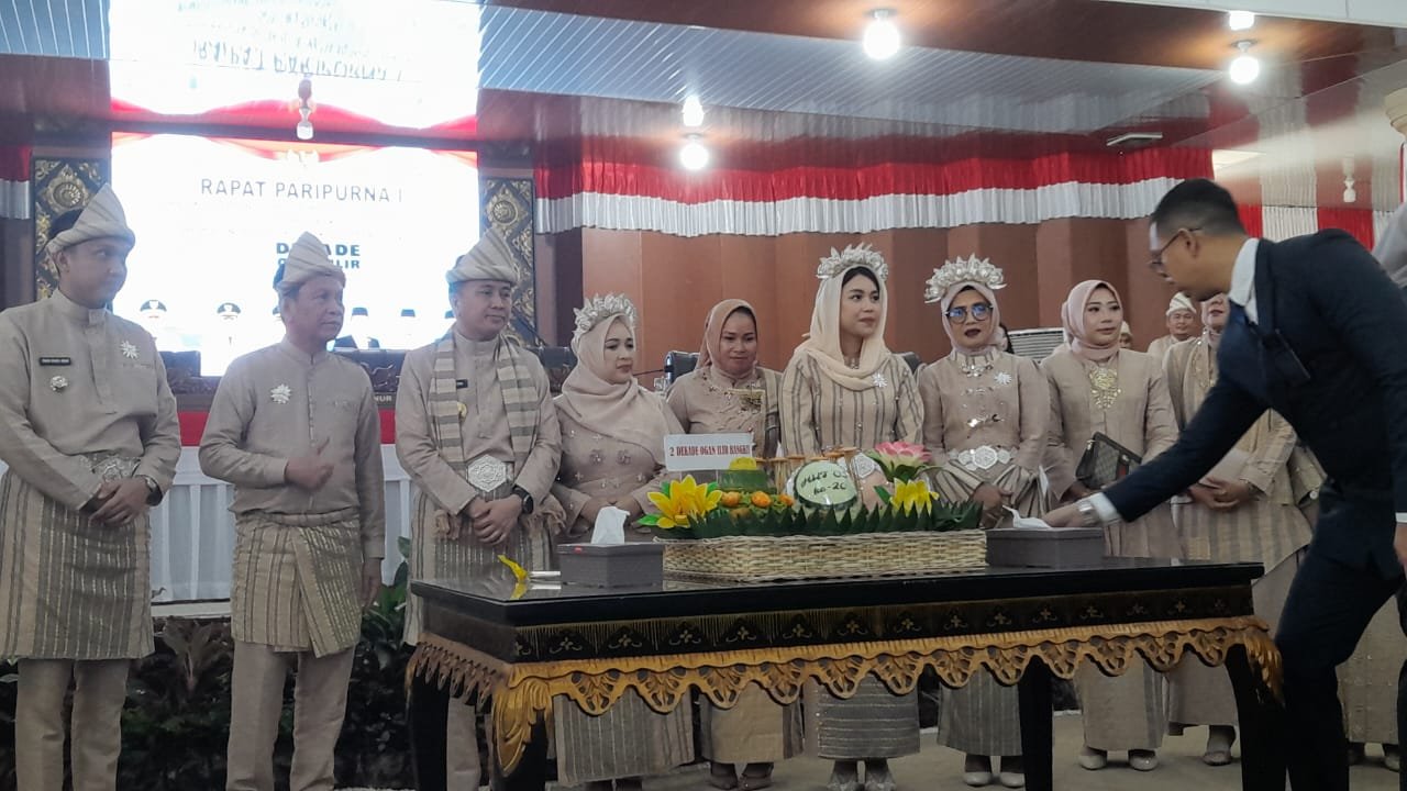 Rapat Paripurna 1 DPRD Kabupaten Ogan Ilir Masa Sidang 1 Tahun 2024 Dalam Rangka Memperingati HUT ke 20 Tahun Kabupaten Ogan Ilir Indralaya Minggu 7/1/2024 Kantor DPRD Tanjungsenai Rapat Paripurna 1 DPRD Kabupaten Ogan Ilir Masa Sidang 1 Tahun 2024 Dalam Rangka Memperingati HUT ke 20 Tahun Kabupaten Ogan Ilir Indralaya Minggu 7/1/2024 Kantor DPRD Tanjungsenai