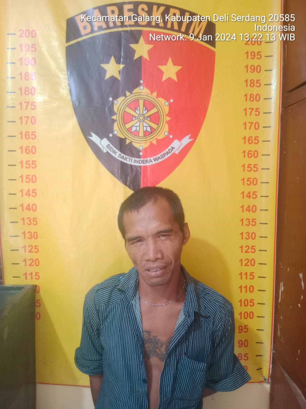 Bawa Sajam, Pria Bertato Lempar Toko Ponsel