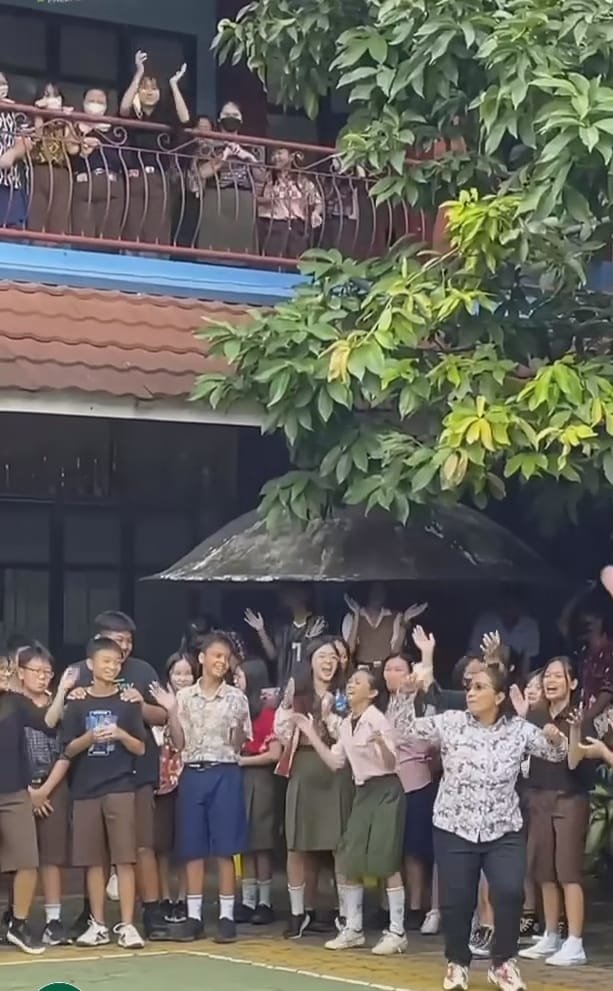 Harmoni Kesatuan dan Kebersamaan Koordinasi SMP Katolik Palembang Dalam Livoli Competition Harmoni Kesatuan dan Kebersamaan Koordinasi SMP Katolik Palembang Dalam Livoli Competition