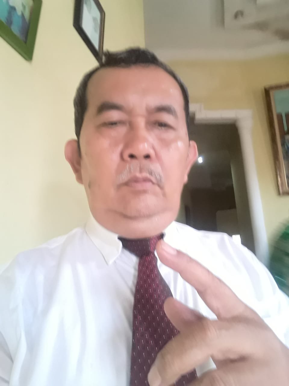 Fitri Tanjung, Tokoh Pendidikan Layak Duduk Di DPR RI