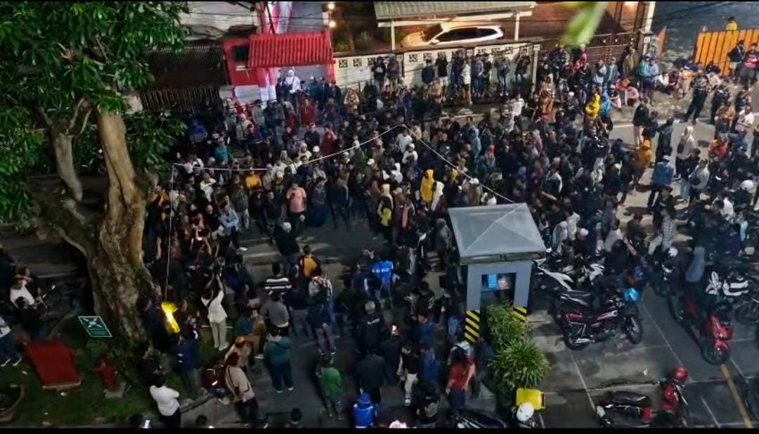 6 Ribu Suara PAN DPR RI Hilang, Suasana Jadi Mencekam Saat Ribuan Massa Demo KPUD Jember