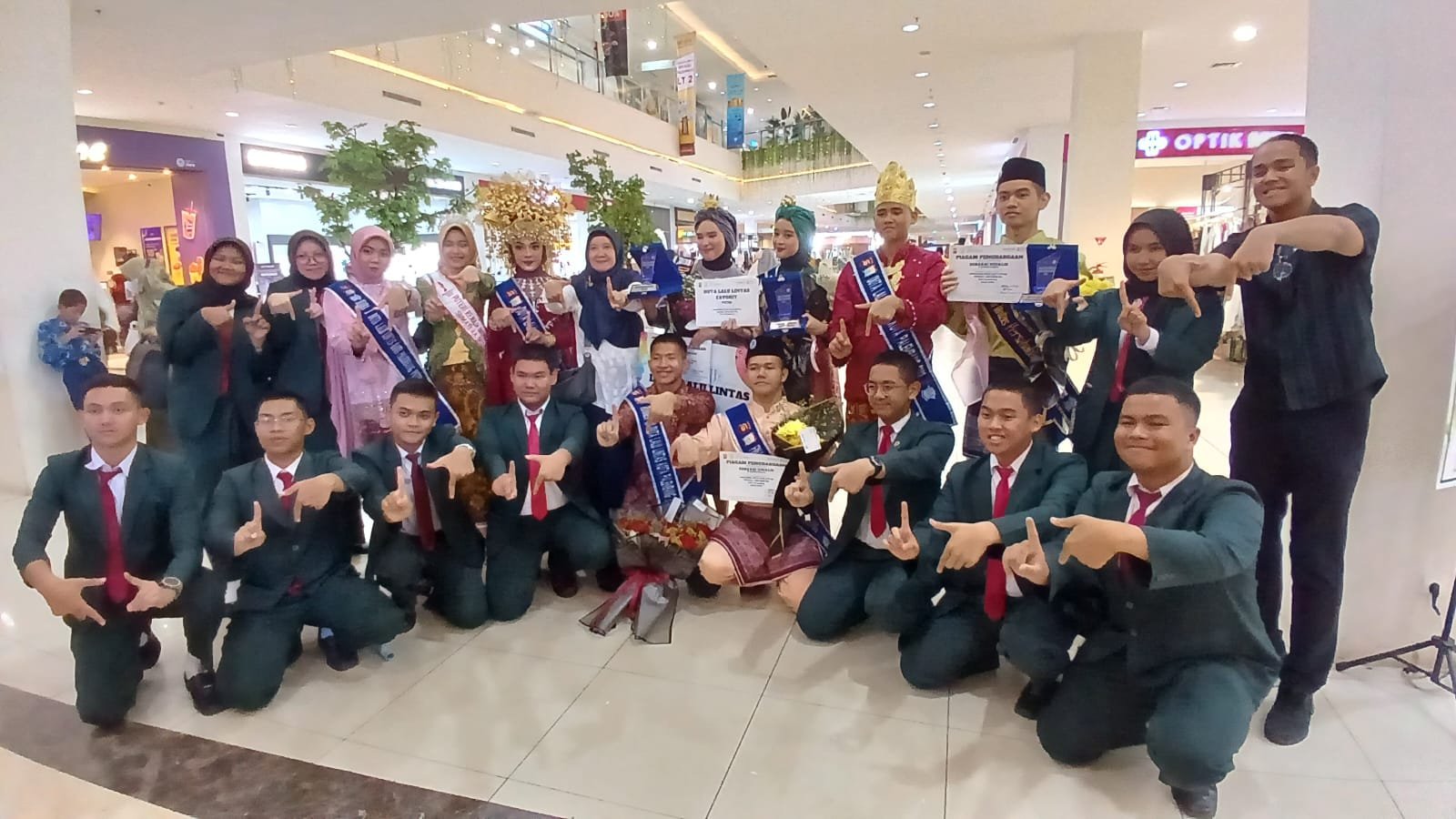 SMA Plus Negeri 17 Palembang sudah Dua Tahun berturut-turut Memiliki Prestasi di Duta Lalu lintas SMA Plus Negeri 17 Palembang sudah Dua Tahun berturut-turut Memiliki Prestasi di Duta Lalu lintas