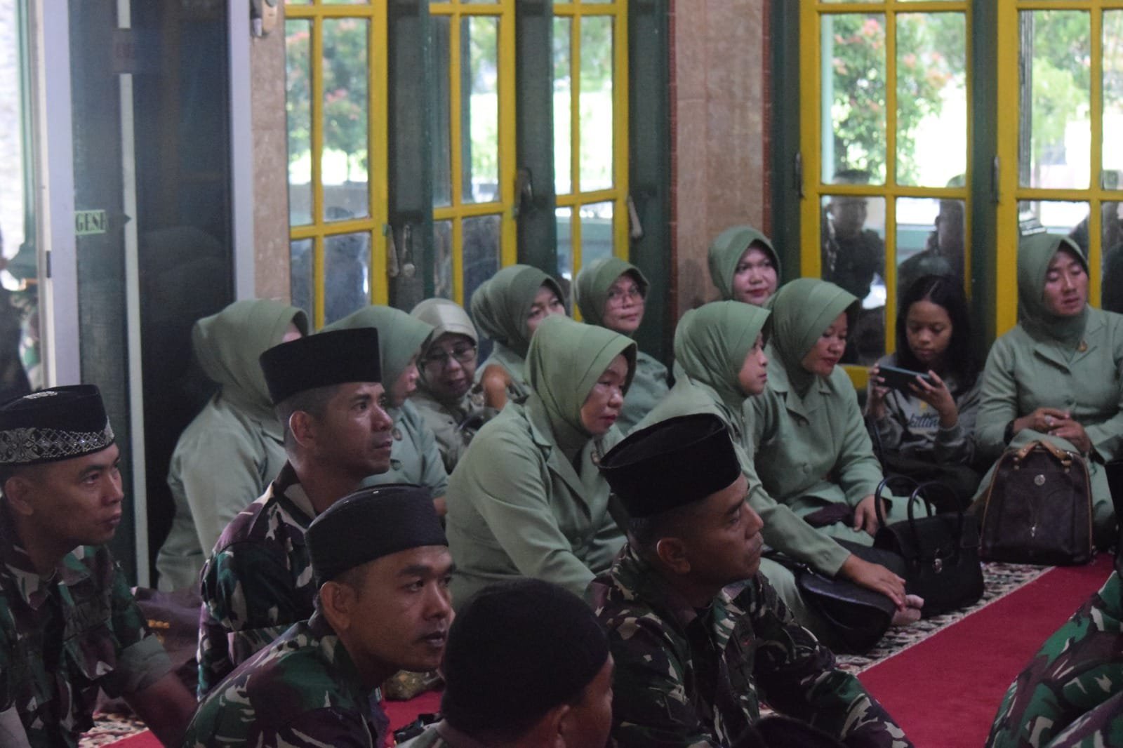 Dandim 0204/DS Pimpin Prajurit, PNS Dan Persit Ikuti Bintal Rohani