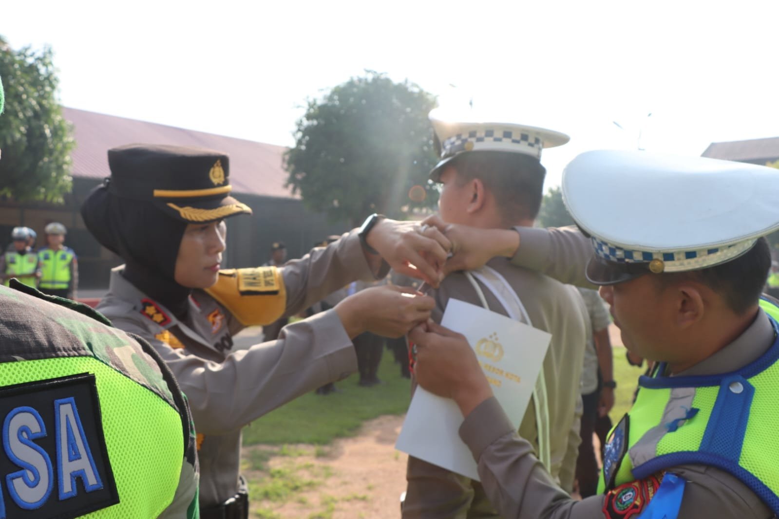 Polresta Deli Serdang Laksanakan Apel Gelar Pasukan Ops Keselamatan Toba 2024 Polresta Deli Serdang Laksanakan Apel Gelar Pasukan Ops Keselamatan Toba 2024