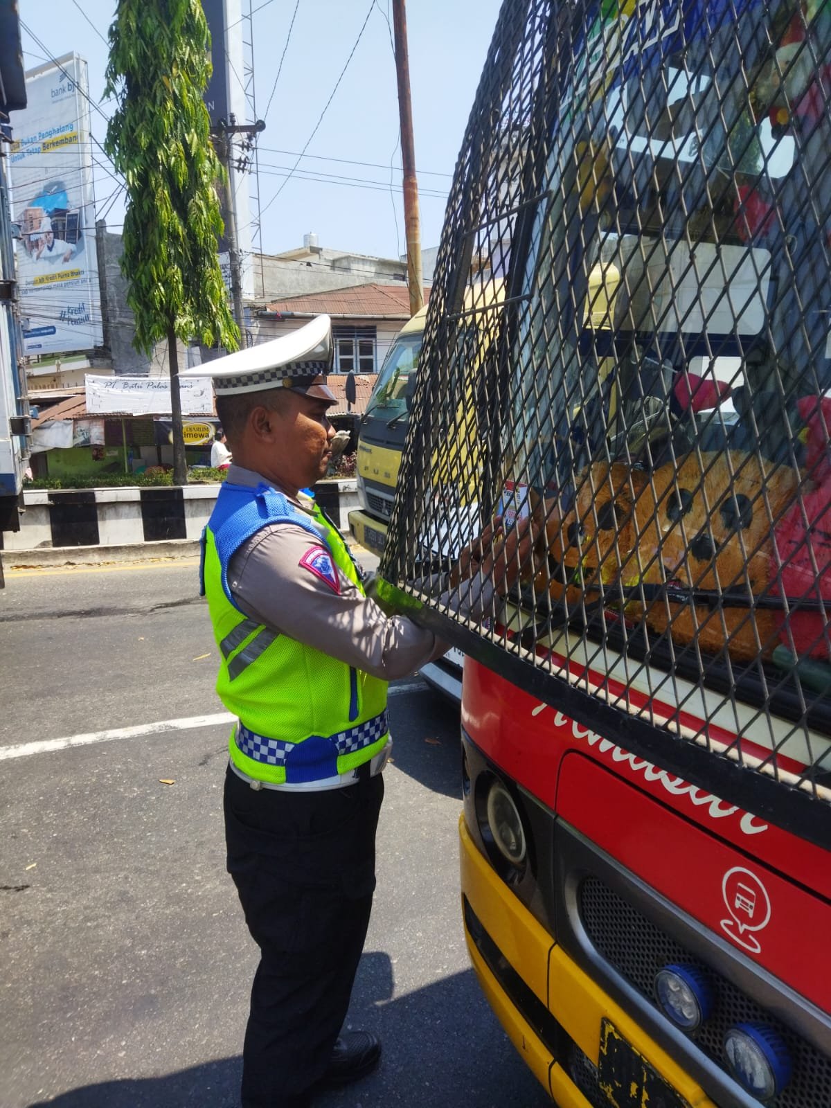 Ciptakan Kamtibmas Kondusif Selama Ramadan, Polresta Deli Serdang Giat Patroli Subuh