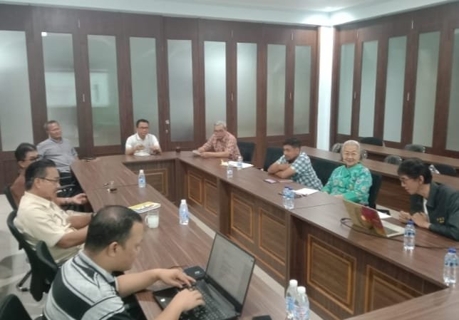 Uskup Agung Palembang: Kerukunan Antar Tokoh Agama Dapat Diwariskan kepada Generasi Muda Uskup Agung Palembang: Kerukunan Antar Tokoh Agama Dapat Diwariskan kepada Generasi Muda