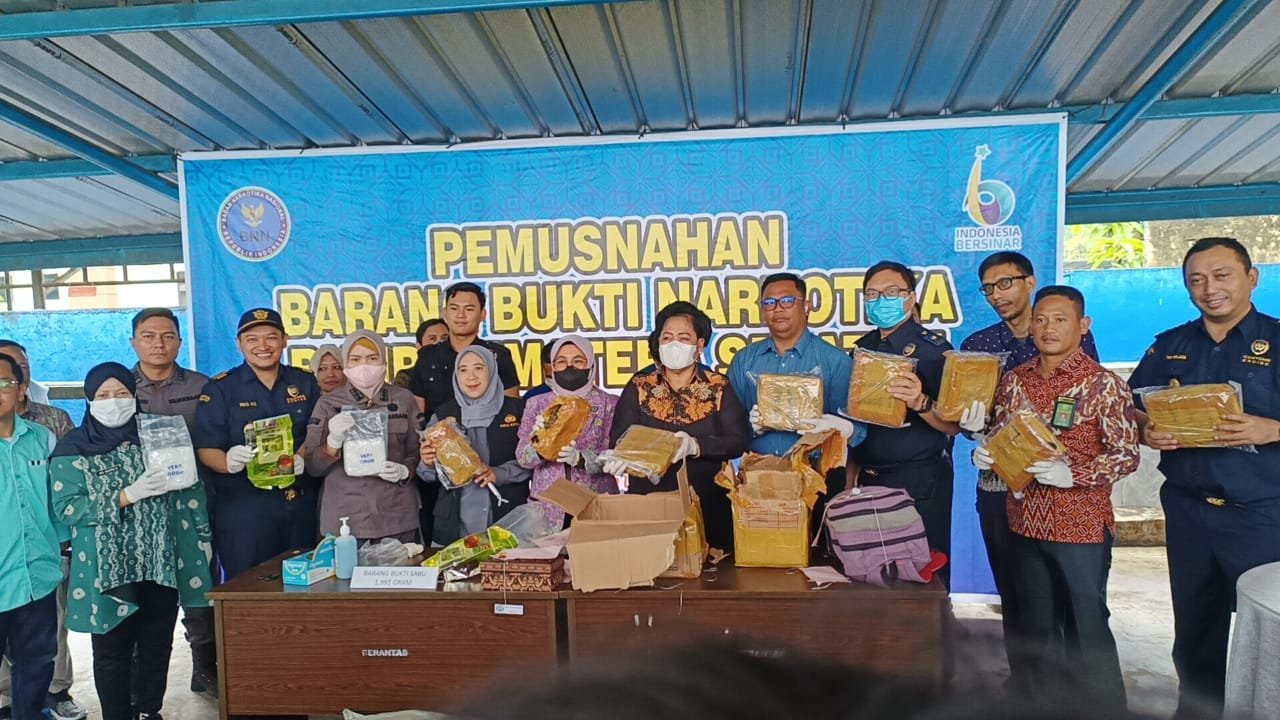 Narkotika Sabu-Sabu sebanyak 1.991 gram dan Ganja sebanyak 20.476,27 Di Musnahkan di BNNP Narkotika Sabu-Sabu sebanyak 1.991 gram dan Ganja sebanyak 20.476,27 Di Musnahkan di BNNP