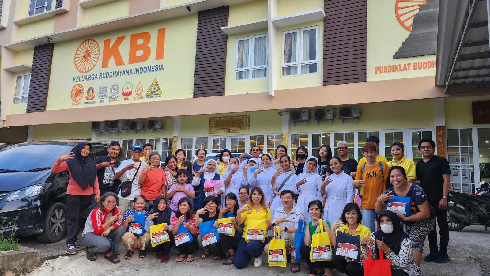 Peduli Sesama, WBI Sumsel dan Duta Eco Enzyme Palembang Donasikan Produk Eco Enzyme Peduli Sesama, WBI Sumsel dan Duta Eco Enzyme Palembang Donasikan Produk Eco Enzyme
