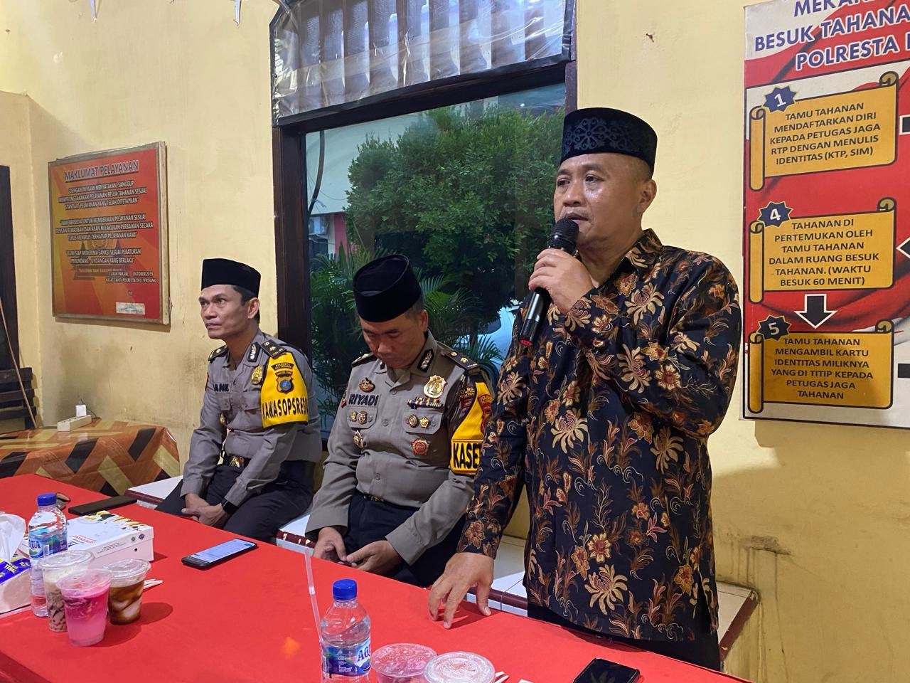 Polresta Deli Serdang Buka Puasa Bersama Tahanan Polresta Deli Serdang Buka Puasa Bersama Tahanan