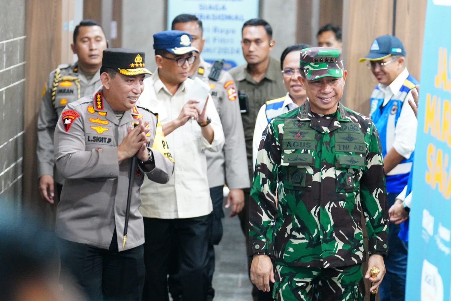 Panglima TNI Laksanakan Pemantauan Arus Mudik Di GT. Cikampek Utama  