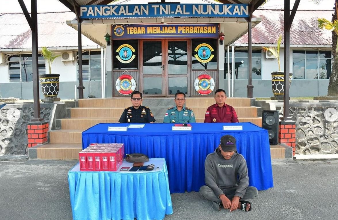 TNI AL Berhasil Gagalkan Penyelundupan Barang Ilegal TNI AL Berhasil Gagalkan Penyelundupan Barang Ilegal