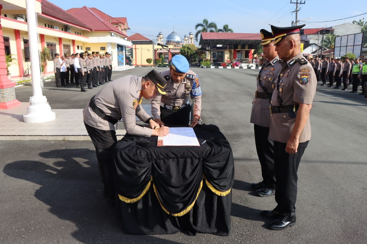 Kapolresta Deli Serdang Pimpin Sertijab Kabag SDM
