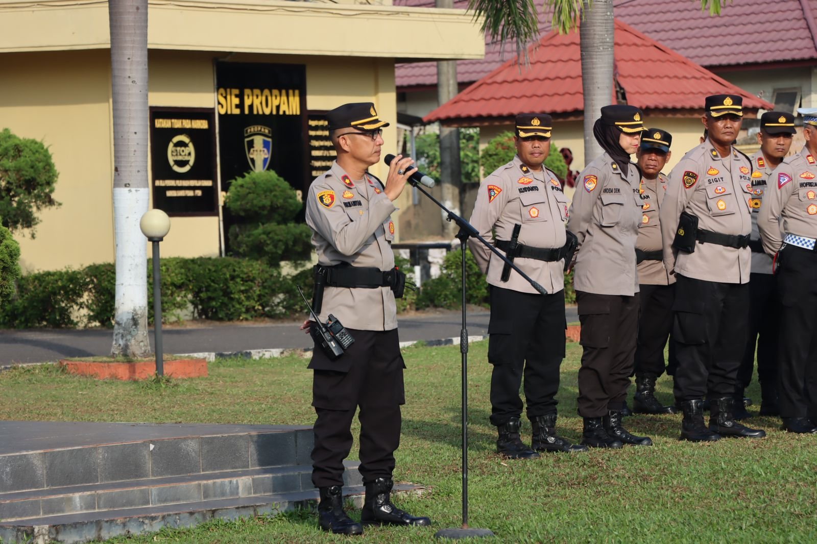 Waka polres Ogan Ilir Dan Personil Ikuti Upacara kebangkitan Nasional dengan jajarnya. Waka polres Ogan Ilir Dan Personil Ikuti Upacara kebangkitan Nasional dengan jajarnya.