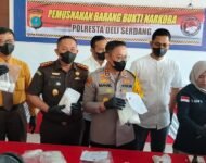 Polresta Deli Serdang Musnakan Barang Bukti Sabu, Amankan 13 Tersangka