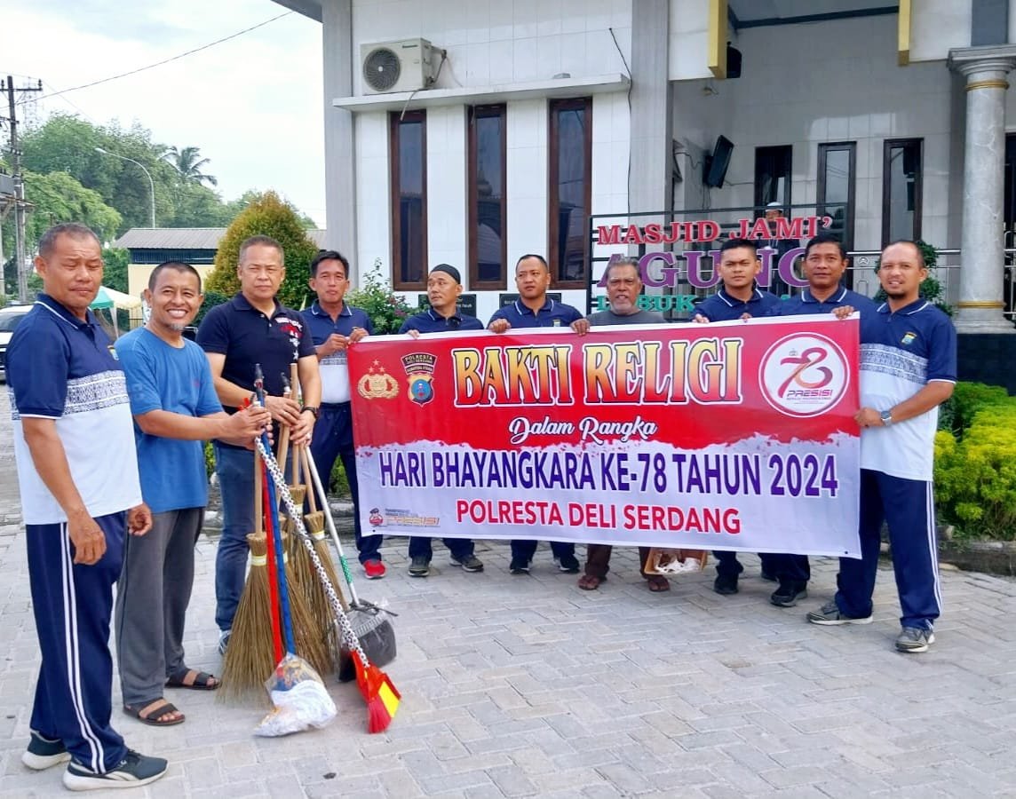 Polresta Deli Serdang Giat Bhakti Religi Bersih Rumah Ibadah Polresta Deli Serdang Giat Bhakti Religi Bersih Rumah Ibadah