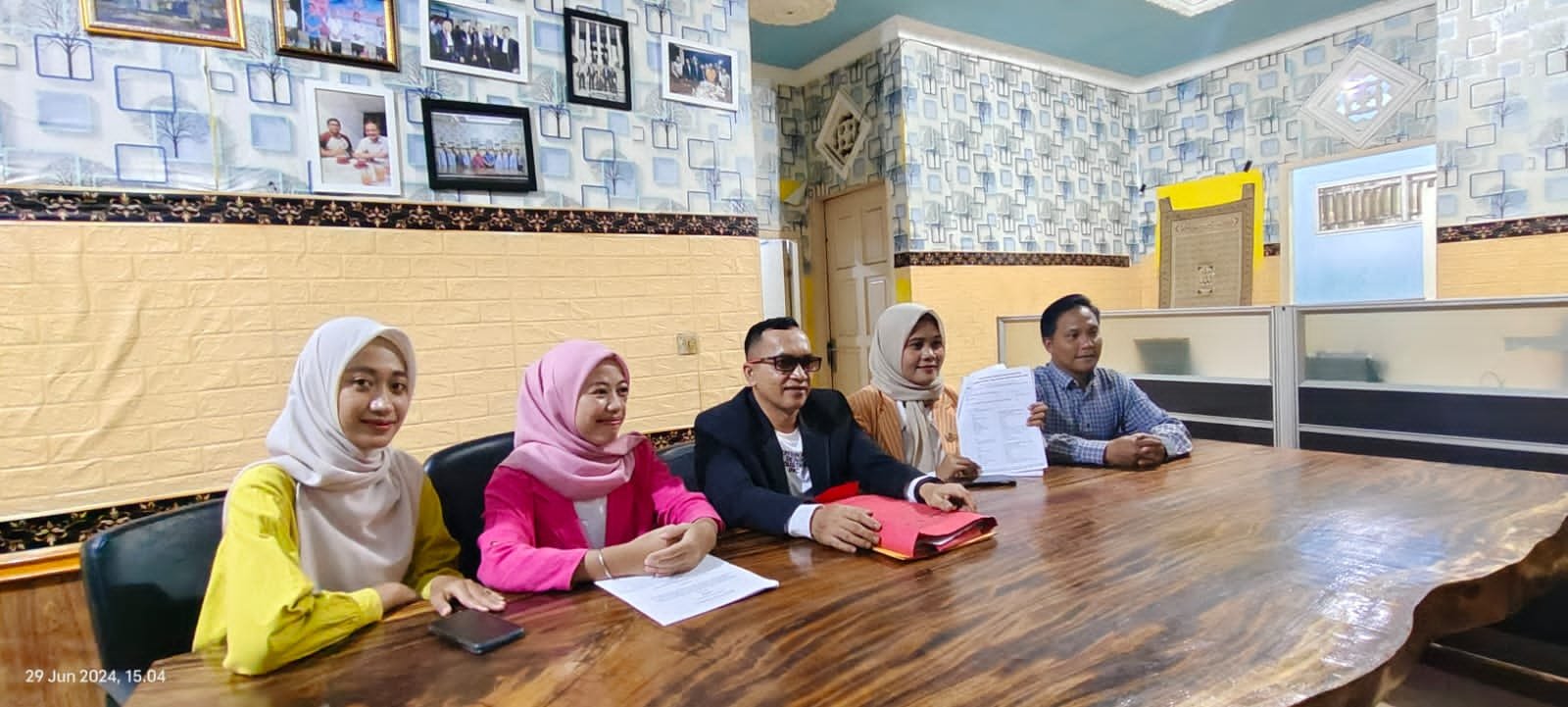 Kuasa Hukum M.Dewi Dari Yayasan Bantuan Hukum Sumatera Selatan Berkeadilan Lakukan Gugatan Praperadilan Terhadap Ditreskrimum Polda Sumsel Terkait Penghentian Penyidikan (SP3) Kasus Dugaan Penyerobotan Lahan Oleh PT.KAI Kuasa Hukum M.Dewi Dari Yayasan Bantuan Hukum Sumatera Selatan Berkeadilan Lakukan Gugatan Praperadilan Terhadap Ditreskrimum Polda Sumsel Terkait Penghentian Penyidikan (SP3) Kasus Dugaan Penyerobotan Lahan Oleh PT.KAI