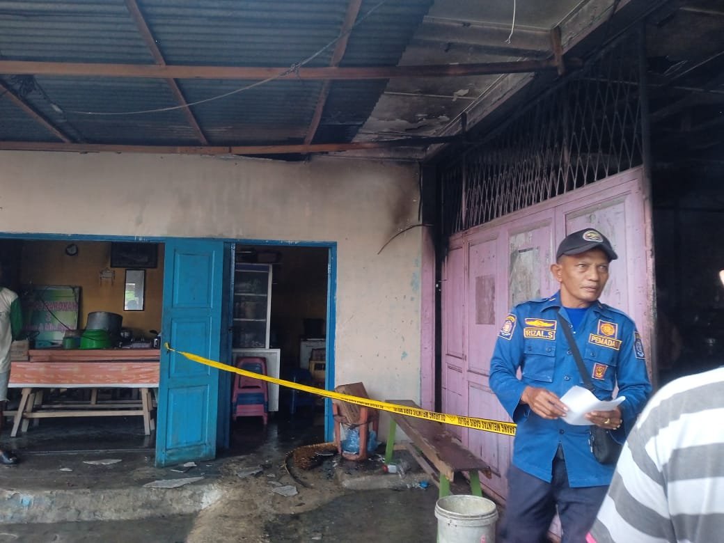 Ditinggal, Antar Anak Ke Sekolah, Warung Bakso Terbakar Ditinggal, Antar Anak Ke Sekolah, Warung Bakso Terbakar