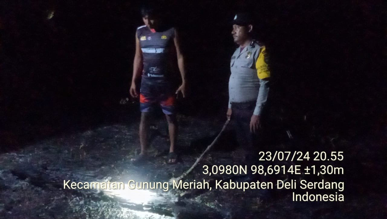 Dapati Informasi Adanya Titik Api, Personil Polsek Gunung Meriah Sigap Terjun Ke Lokasi