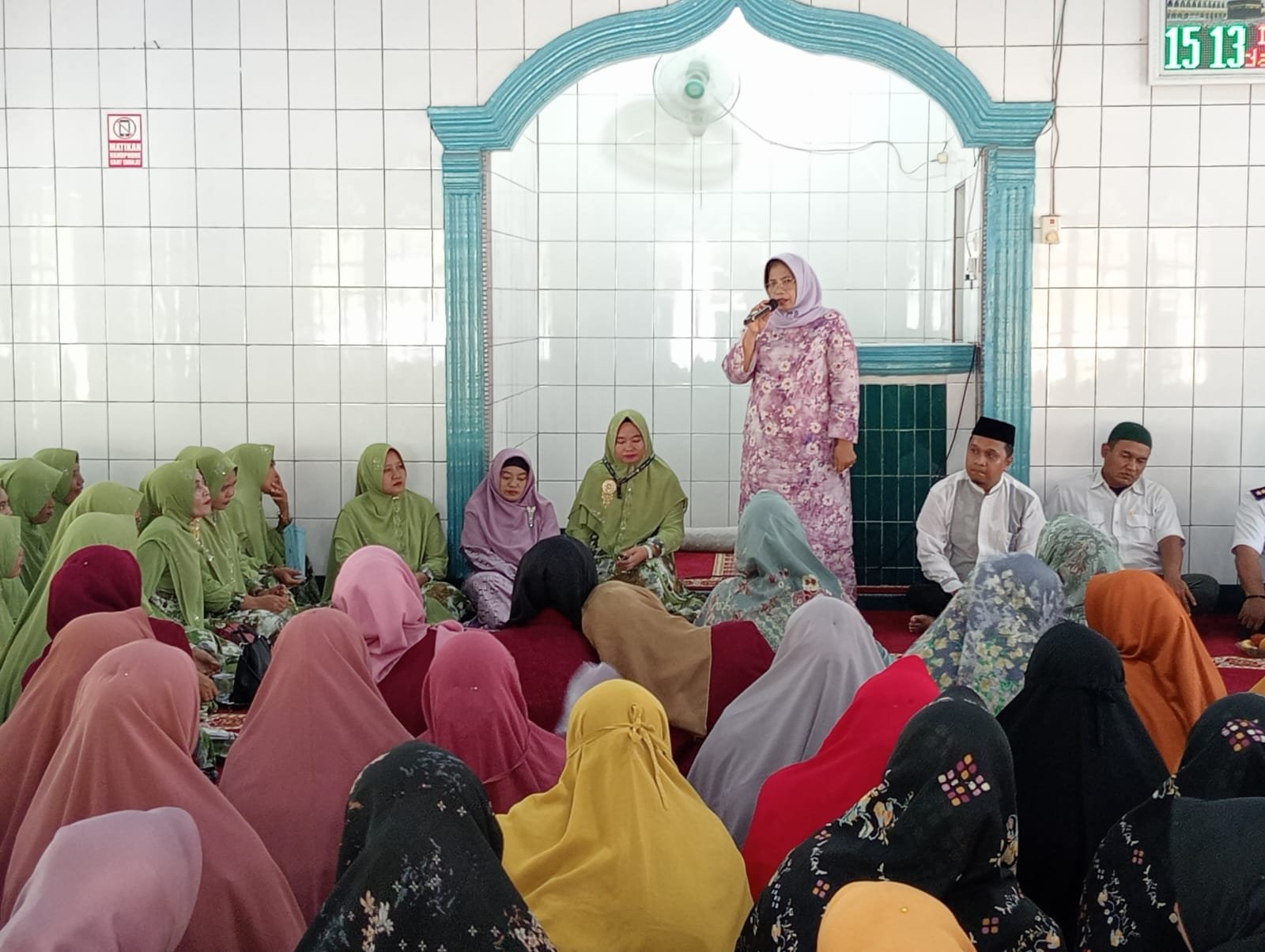 Hj.Sri Pepeni M.Ali Yusuf Siregar Hadiri Perwiritan Massal Di Desa Wonosari Tanjung Morawa