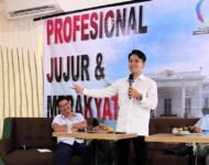 Transformasi Politik Indonesia Menuju Indonesia Emas Berdasarkan UUD 1945 & Pancasila