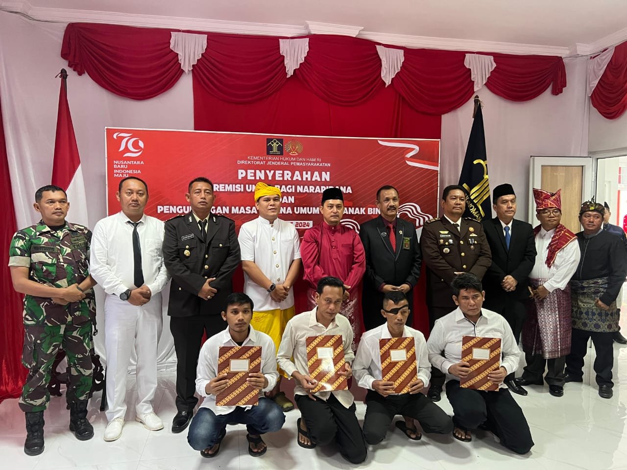 576 WBP Lapas Terima Remisi Kemerdekaan, 4 Diantaranya Langsung Bebas 576 WBP Lapas Terima Remisi Kemerdekaan, 4 Diantaranya Langsung Bebas
