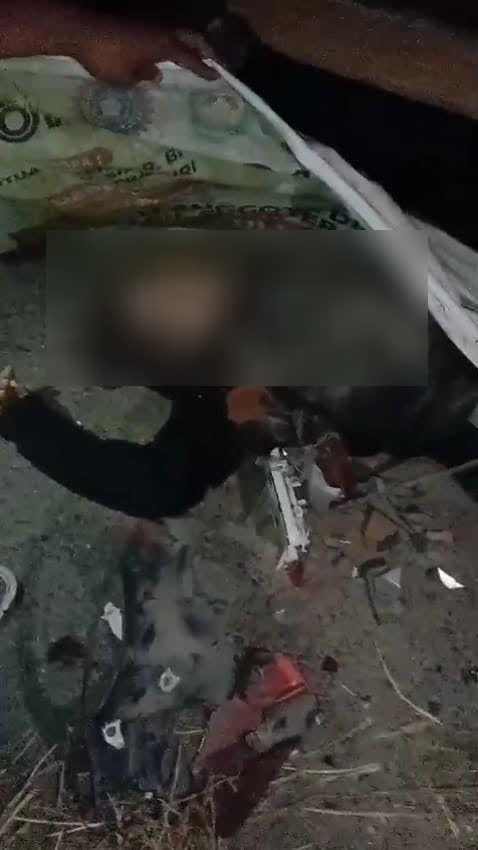 Tabrak Ekor Truk, Pengendara Mio Tewas Ditempat Tabrak Ekor Truk, Pengendara Mio Tewas Ditempat
