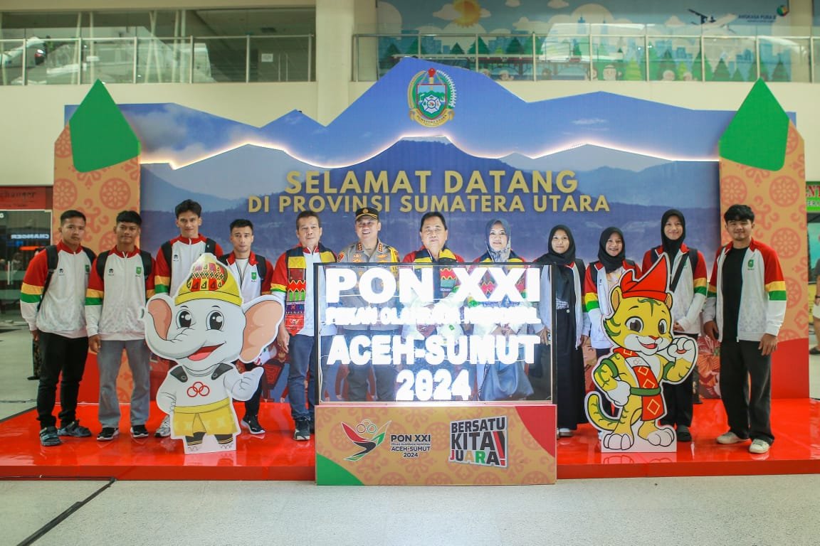 Kapolresta Deli Serdang Sambut Kedatangan Kontingen PON XXI Aceh-Sumut 2024 Di Bandara Internasional Kuala Namu Kapolresta Deli Serdang Sambut Kedatangan Kontingen PON XXI Aceh-Sumut 2024 Di Bandara Internasional Kuala Namu