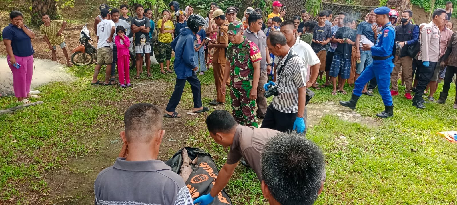 2 Hari Tak Pulang, Pengunjung Kafe Nila Ditemukan Tewas di Muara Sungai 2 Hari Tak Pulang, Pengunjung Kafe Nila Ditemukan Tewas di Muara Sungai