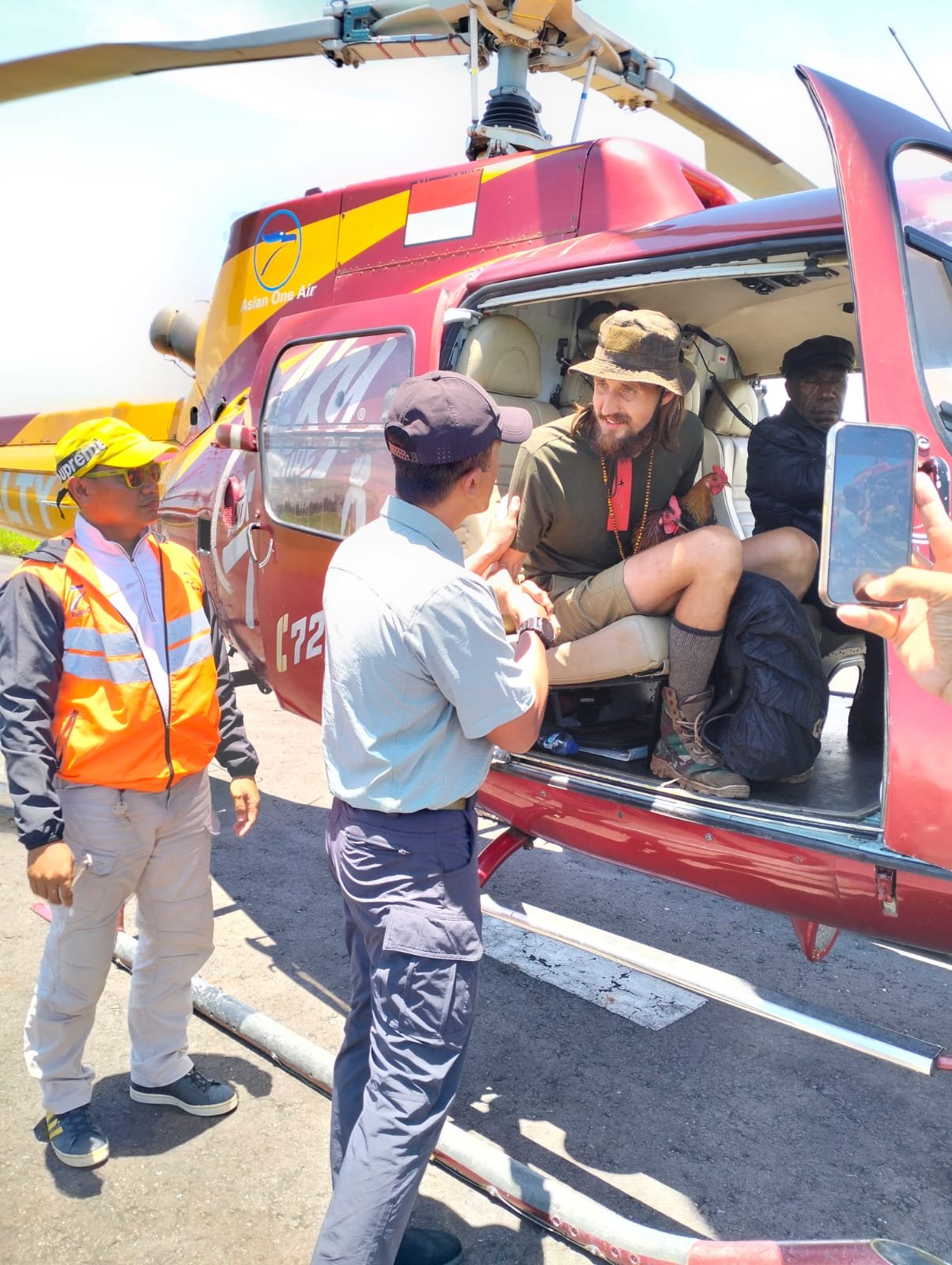 TNI-Polri Berhasil Bebaskan Pilot Susi Air Phillip Mark Mehrtens Dari Penyanderaan