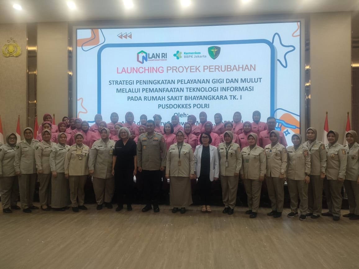 Strategi Peningkatan Pelayanan Gigi dan Mulut Melalui Pemanfaatan Teknologi Informasi Pada Rumah Sakit Bhayangkara TK 1 Pusdokkes POLRI Strategi Peningkatan Pelayanan Gigi dan Mulut Melalui Pemanfaatan Teknologi Informasi Pada Rumah Sakit Bhayangkara TK 1 Pusdokkes POLRI
