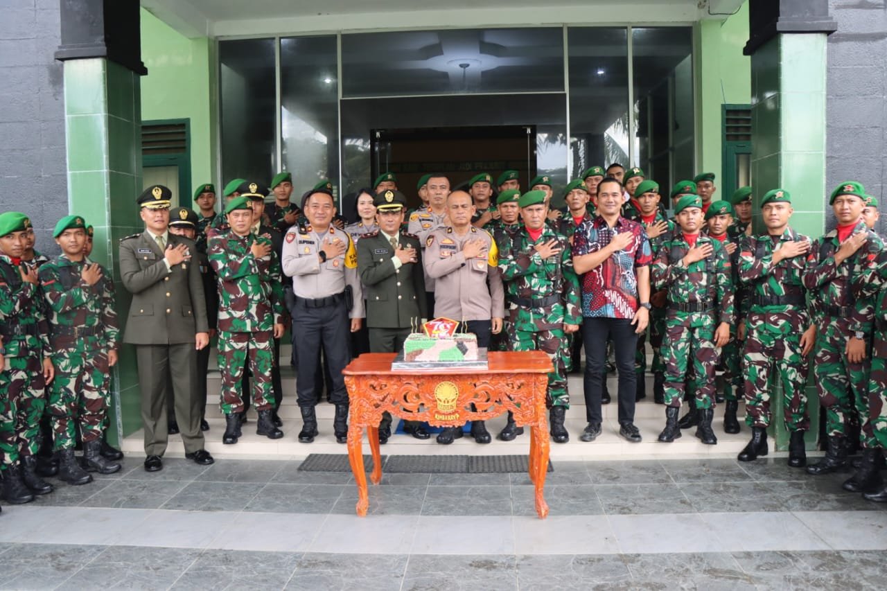Polresta Deli Serdang Berikan Surprise Di HUT TNI Ke-79 Polresta Deli Serdang Berikan Surprise Di HUT TNI Ke-79