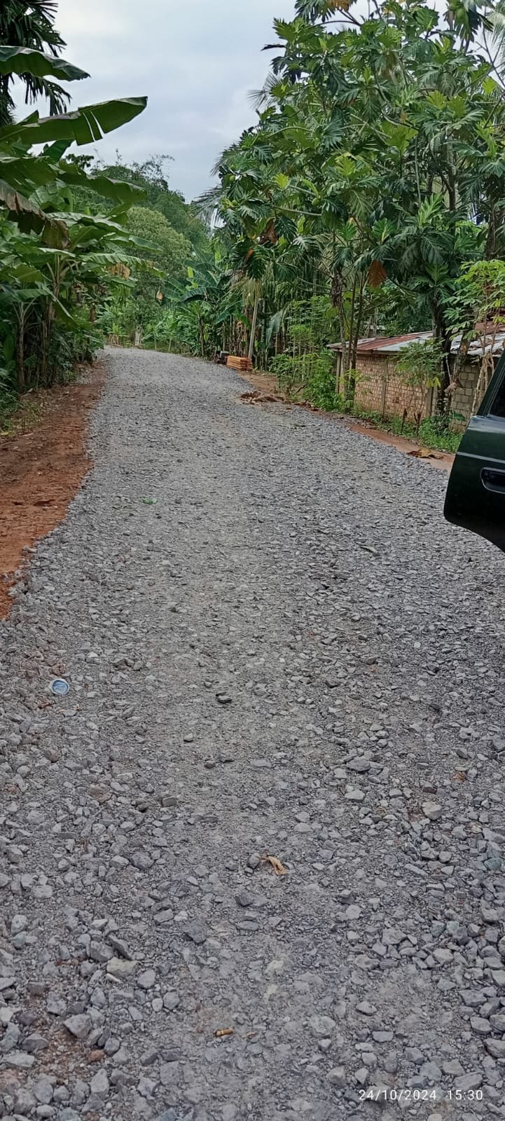 DI DUGA PEMBANGUNAN JALAN DAN JEMBATAN DESA SUKANANTI, BERMASALAH