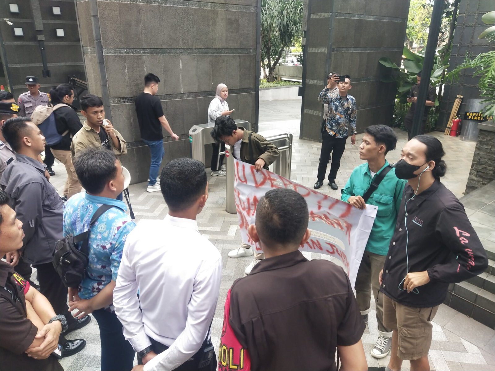 PW GPII Tuntut Pembekuan Izin Operasi Dompet Digital DANA PW GPII Tuntut Pembekuan Izin Operasi Dompet Digital DANA