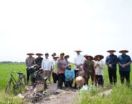 Menteri Transmigrasi Tinjau Kawasan Rencana Pembangunan Transmigrasi Swakarsa Mandiri KTM Telang Banyuasin