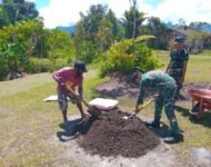 Satgas Yonif 641/Bru Giat Pembersihan Dan Renovasi Gereja Di Apapsili