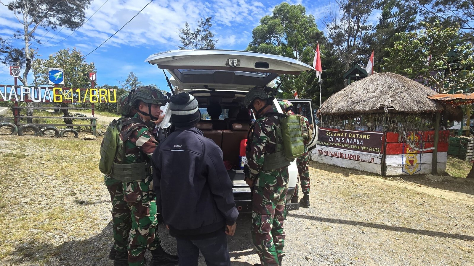 Jaga Stabilitas Keamanan, Satgas Yonif 641/Bru Melaksanakan Kegiatan Sweeping Di Distrik Napua