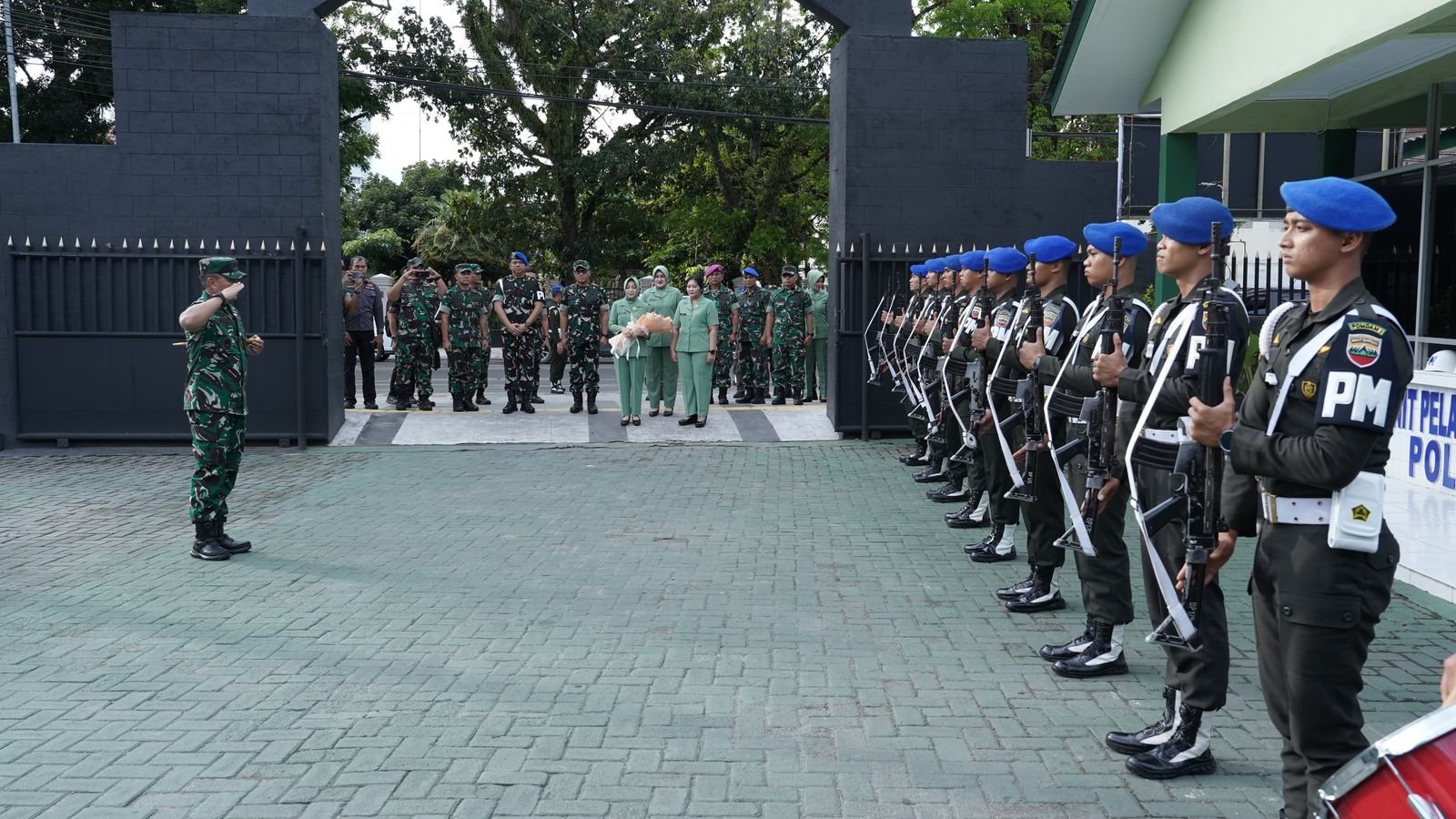 Pangdam I/BB Lakukan Kunjungan Kerja ke Denpom I/5 Medan Pangdam I/BB Lakukan Kunjungan Kerja ke Denpom I/5 Medan
