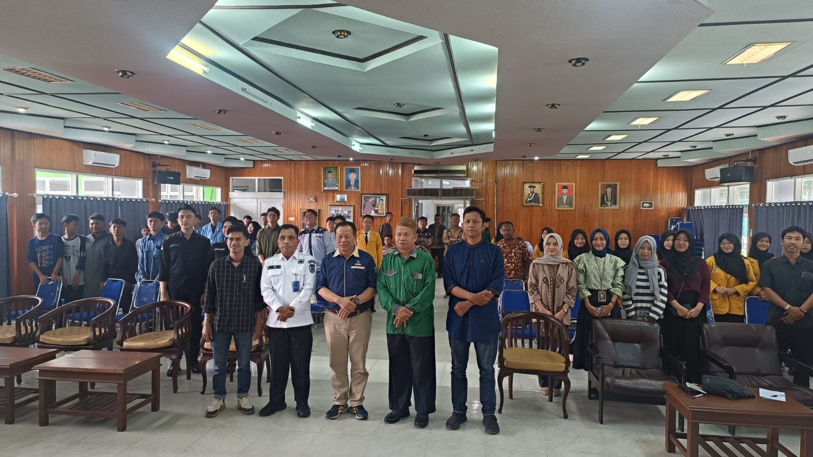 Diskusi Seru Mimbar Negarawan Muda: Solusi Kreatif Pemuda untuk Lingkungan dan Banjir Diskusi Seru Mimbar Negarawan Muda: Solusi Kreatif Pemuda untuk Lingkungan dan Banjir