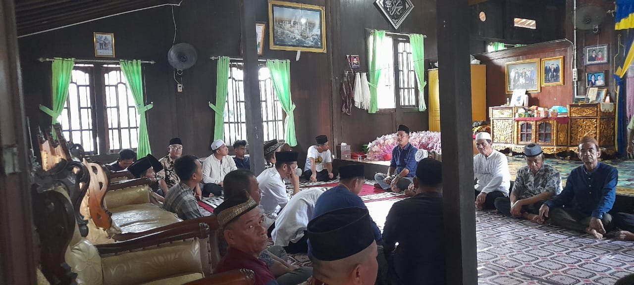 Camat Rantaupanjang Ogan Ilir Turut Belasungkawa Atas Kejadian Kedua Anak Yang Meninggal Saat Mandi di Sungai Ogan Camat Rantaupanjang Ogan Ilir Turut Belasungkawa Atas Kejadian Kedua Anak Yang Meninggal Saat Mandi di Sungai Ogan