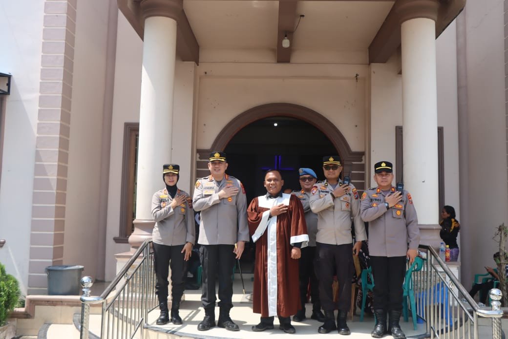 Kapolresta Deli Serdang Tinjau Pengamanan Dan Pelaksanaan Ibadah Jumat Agung Kapolresta Deli Serdang Tinjau Pengamanan Dan Pelaksanaan Ibadah Jumat Agung