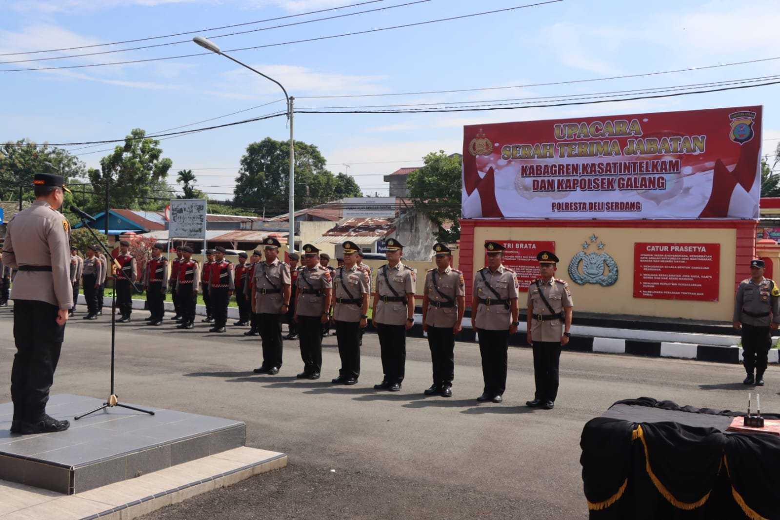 Kapolresta Deli Serdang Pimpin Sertijab Kabag Ren, Kasat Intelkam, Kasat Binmas dan Kapolsek Galang Kapolresta Deli Serdang Pimpin Sertijab Kabag Ren, Kasat Intelkam, Kasat Binmas dan Kapolsek Galang