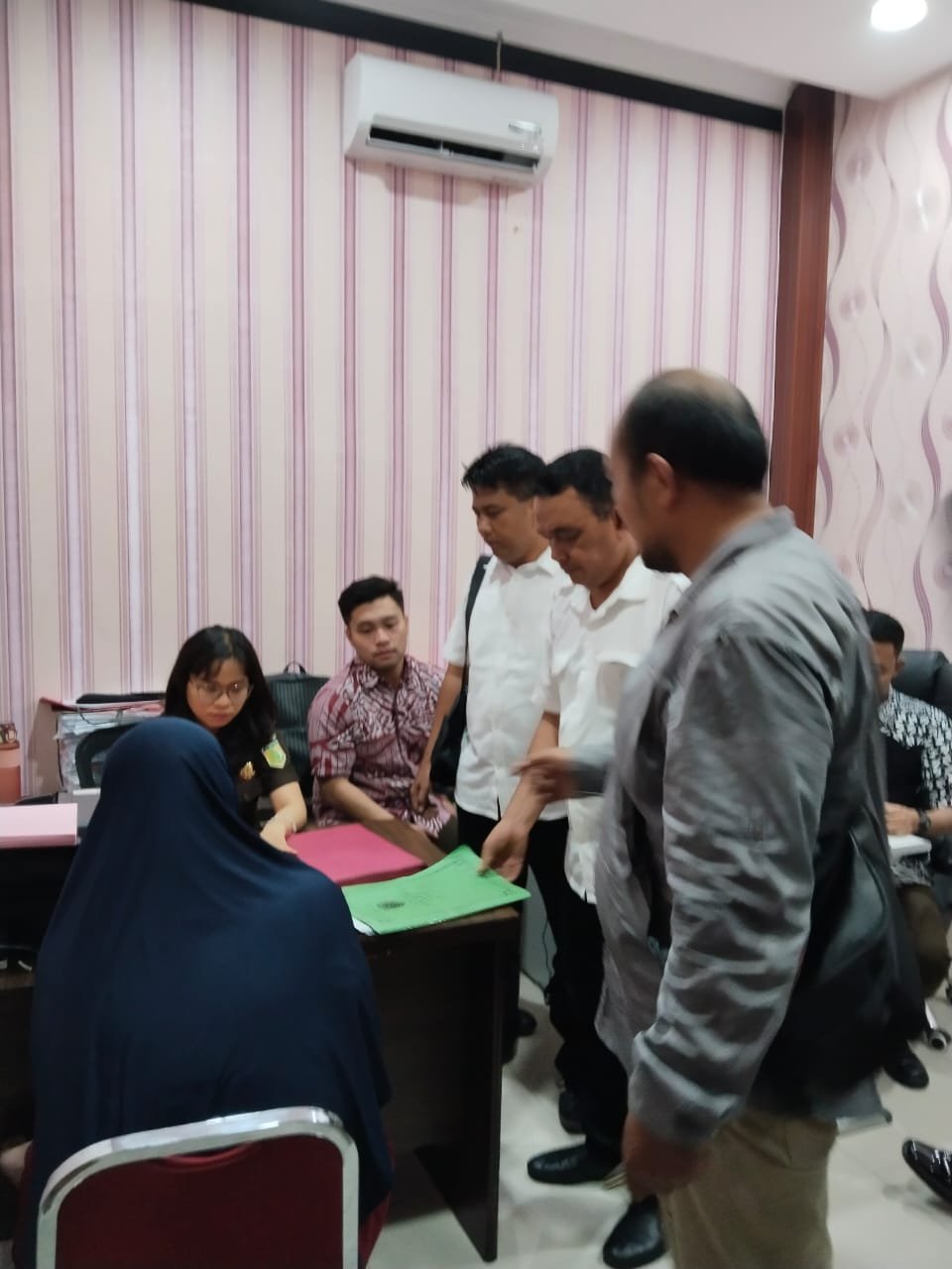 Mantan Kades Naga Timbul Dilimpah Ke Kejari Deli Serdang Mantan Kades Naga Timbul Dilimpah Ke Kejari Deli Serdang