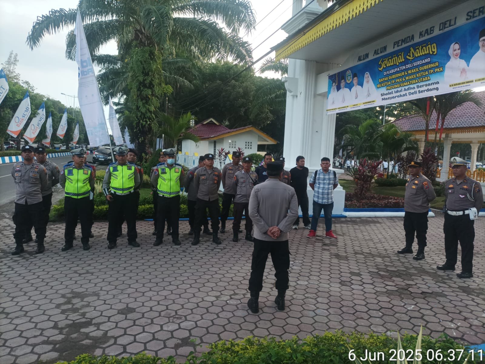 Polresta Deli Serdang Giat Pengamanan Sholat Idul Adha 1446 H Polresta Deli Serdang Giat Pengamanan Sholat Idul Adha 1446 H