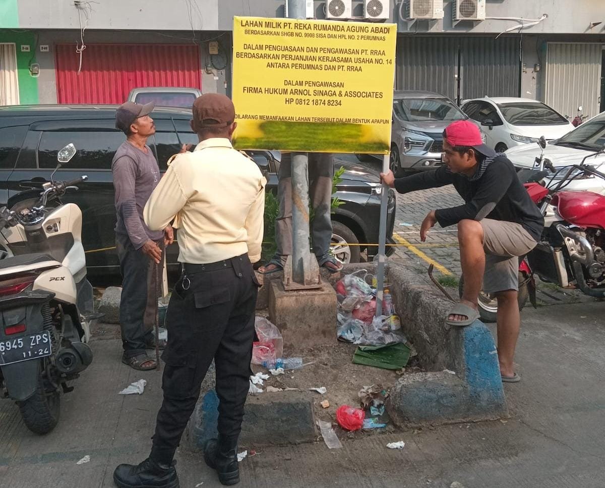 Dua Tersangka Pengeroyokan Advokat di Cengkareng Ditangkap. Arnol Sinaga : Mohon kepolisian Tangkap Pelaku Lain Dua Tersangka Pengeroyokan Advokat di Cengkareng Ditangkap. Arnol Sinaga : Mohon kepolisian Tangkap Pelaku Lain