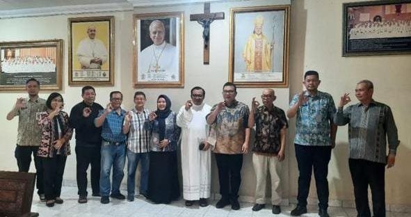 Kakanwil KemenHAM Sumsel Lakukan Audiensi dengan Tokoh Agama Katolik di Gereja St. Yoseph Palembang Kakanwil KemenHAM Sumsel Lakukan Audiensi dengan Tokoh Agama Katolik di Gereja St. Yoseph Palembang